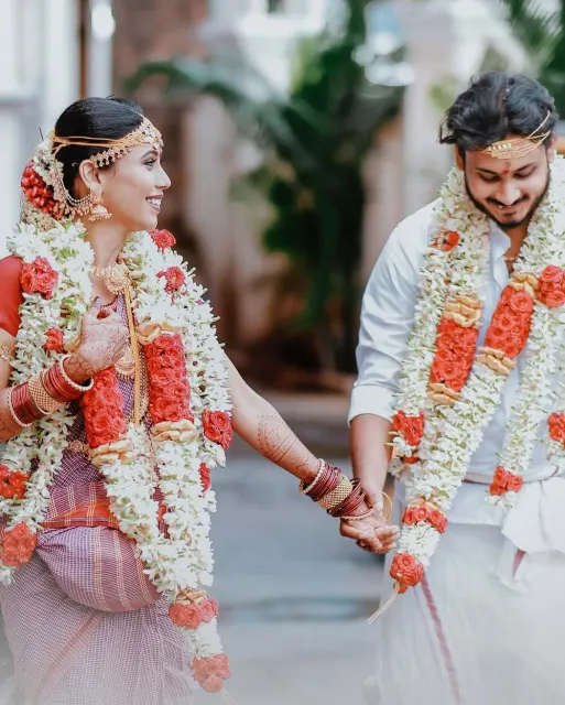 Beautiful Wedding Moments by Moments Book Photogra